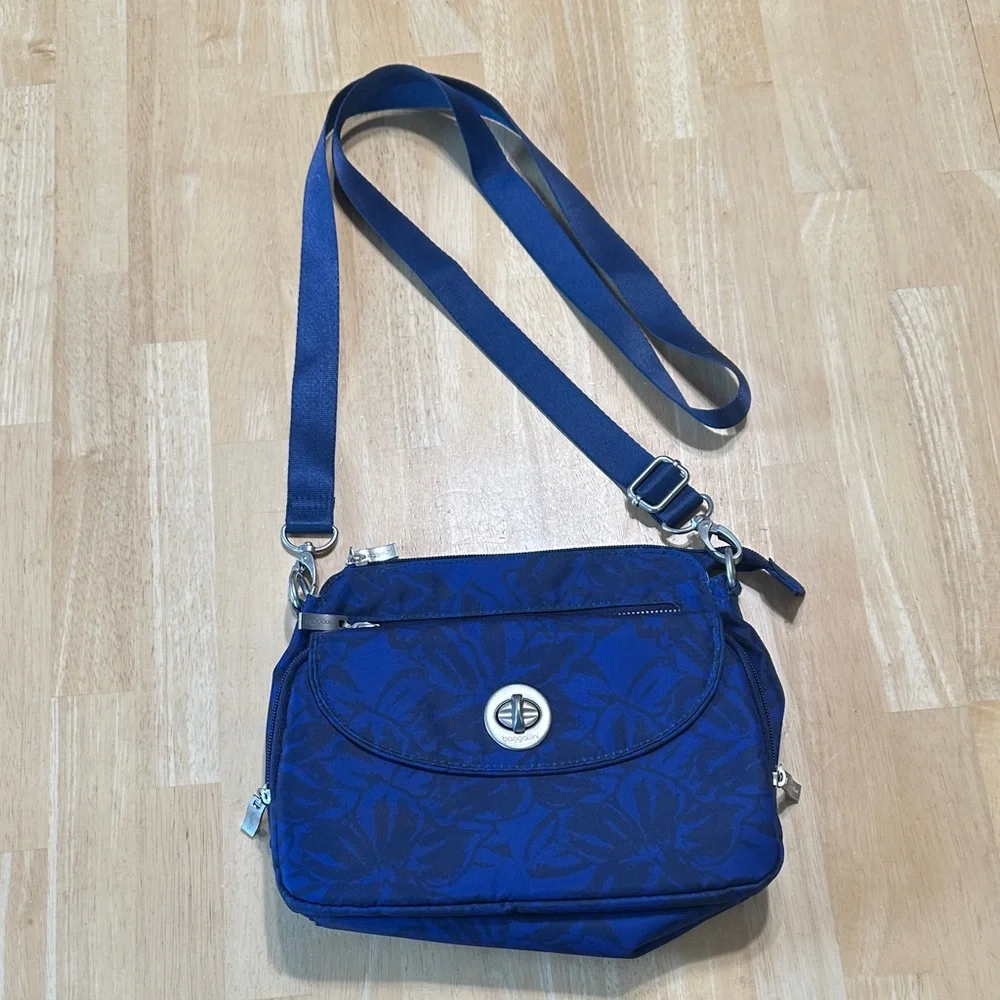 Baggallini Blue Floral Crossbody Bag - Picture 1 of 11